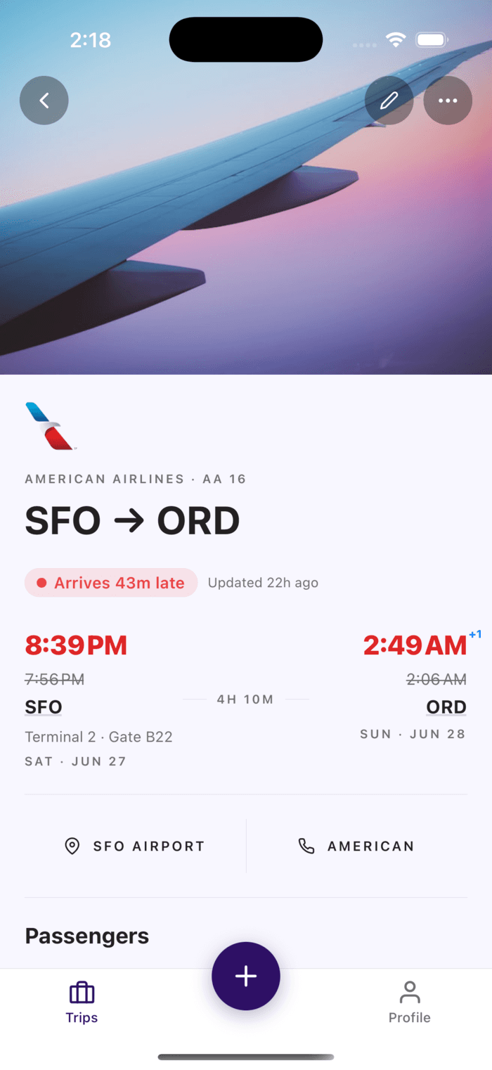 Plot flight detail showing American Airlines AA 16 from SFO to ORD arriving 43 minutes late, with revised departure and arrival times and gate B22